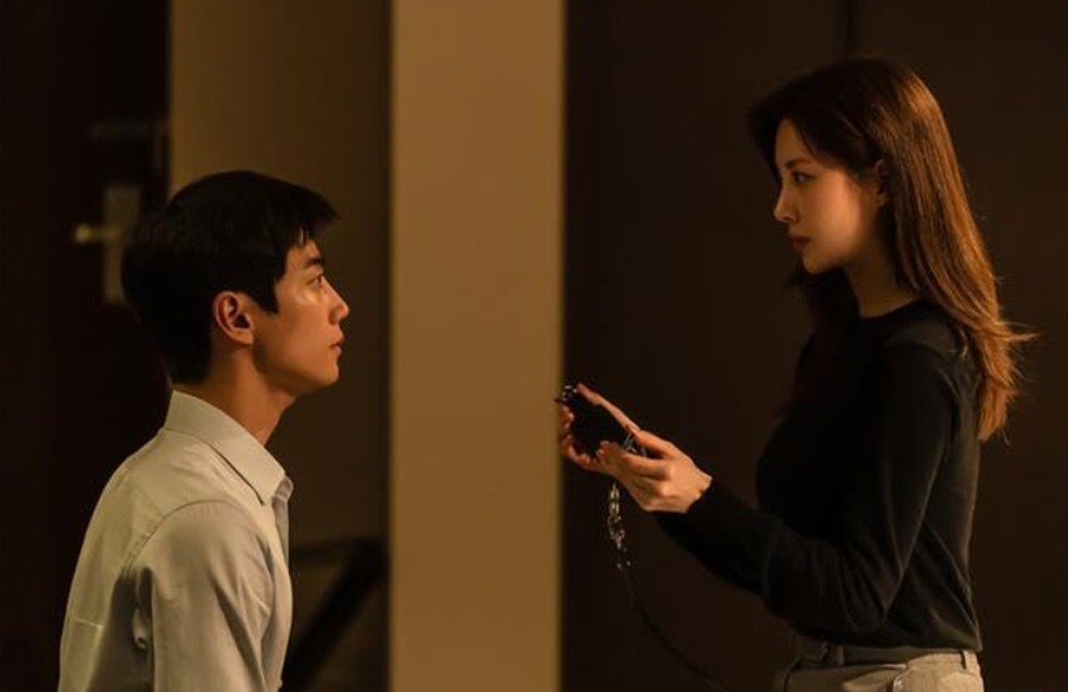 Seohyun (Amantes da Lua) e Lee El (Goblin)em cena de Amor Com Fetiche — Foto: Divulgação/IMDb