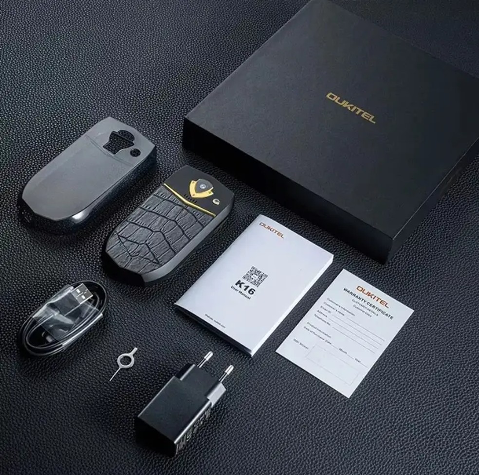 Oukitel K18 é smartwatch pequeno, com tela de 3,5 polegadas — Foto: Divulgação/Oukitel