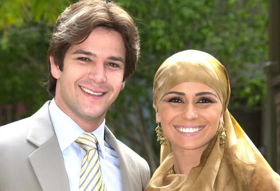 A novela O Clone é estrelada por Murilo Benício, que interpreta três personagens diferentes, e Giovanna Antonelli como Jade — Foto: Arquivo/Globo