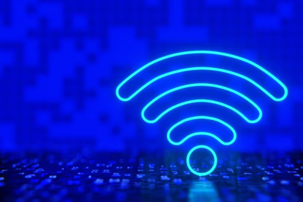 Internet nos anos 2000: rede 3G chega ao Brasil em 2004 — Foto: Reprodução/Freepik