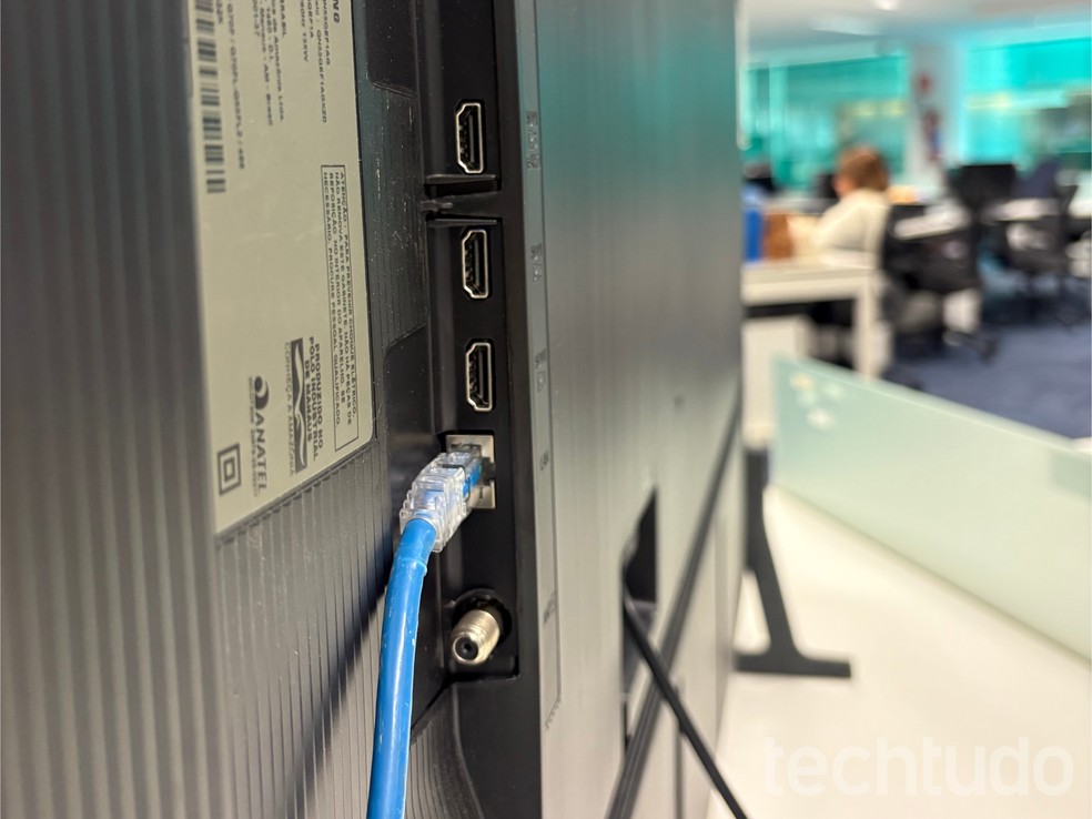 TV Samsung QLED QEF1 entrega boas cores, qualidade de imagem e preço baixo