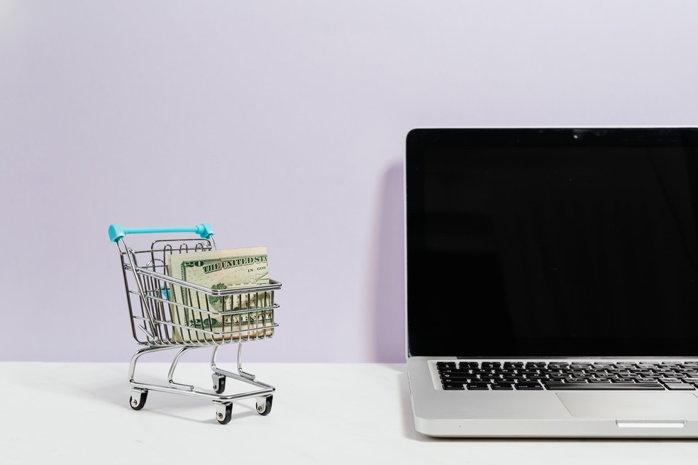 Veja algumas dicas de cuidados com as compras online na Semana do Consumidor 2024 — Foto: Reprodução/Unsplash/Karolina Grabowska