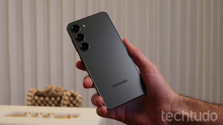 Smartphone SAMSUNG Galaxy S23 5G (6.1'' - 8 GB - 256 GB - Preto)