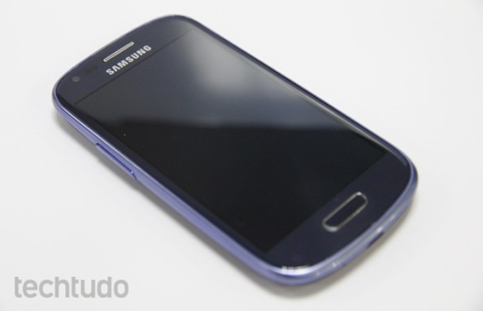 Galaxy S3 mini, a miniatura do top de linha de 2012 da Samsung (Foto: Marlon Câmara/TechTudo) — Foto: TechTudo