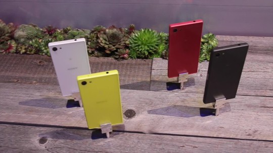 Moto X Force vs Xperia Z5: disputa tem tela 'inquebrável' e câmera de 23 MP