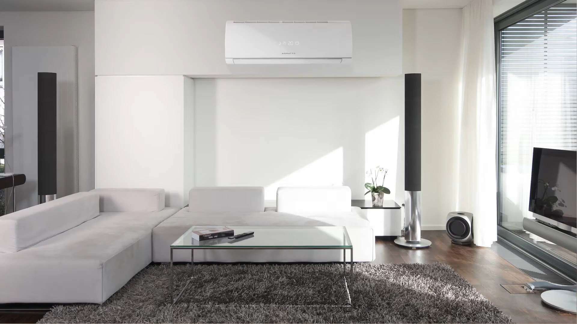 Ar-condicionado-Agratto-instalado-numa-linda-e-aconchegante-sala-de-estar Ar-condicionado-Agratto-instalado-numa-linda-e-aconchegante-sala-de-estar