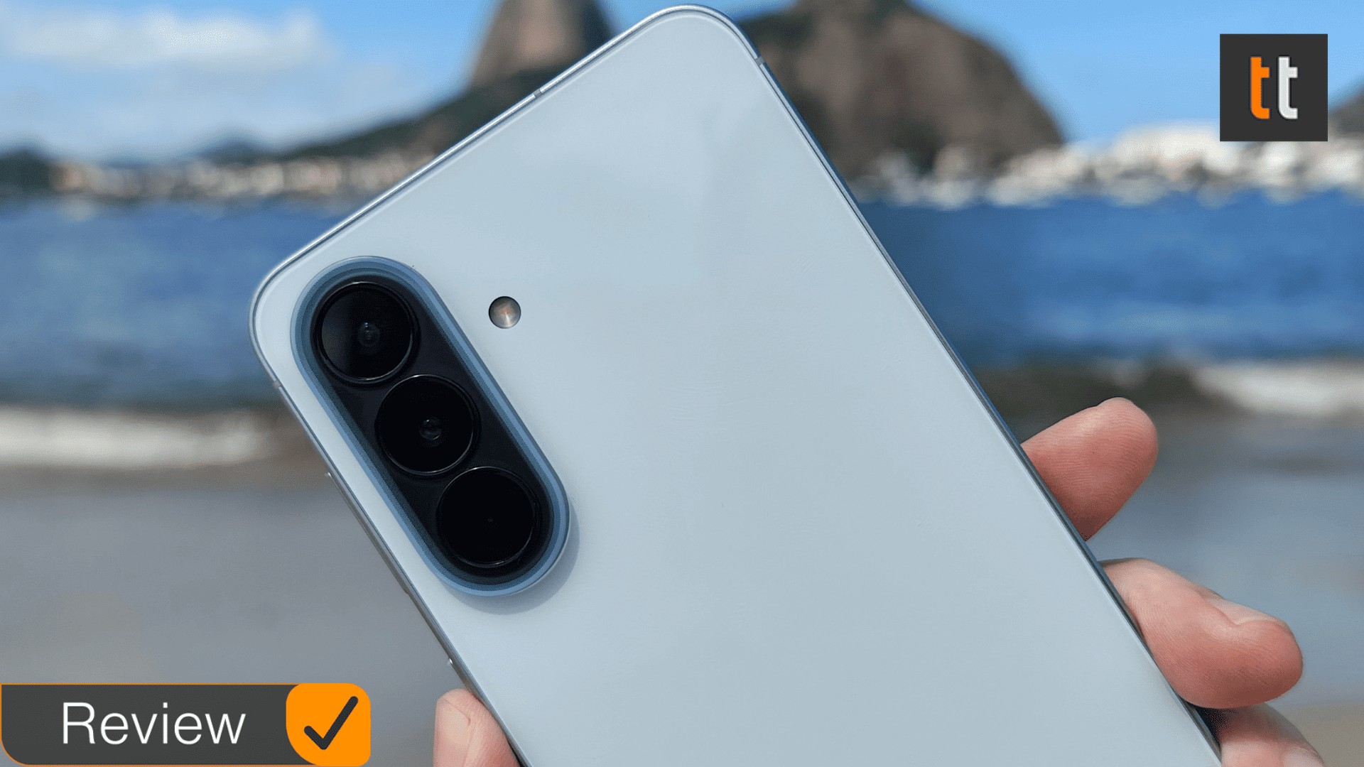 Review Galaxy A57: mudanças pontuais justificam abandonar o A56?