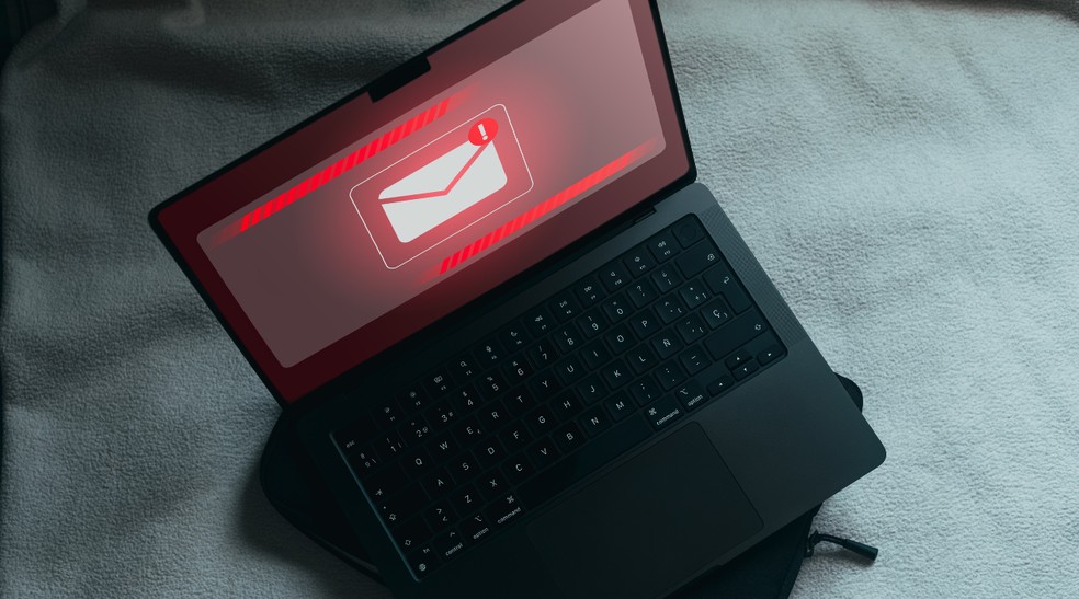 Golpistas enviam ameaçadas por e-mail para prejudicar vítimas — Foto: Reprodução/Canva