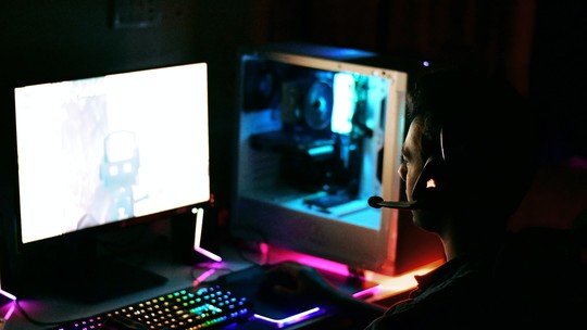 Gabinete gamer com fan: conheça 6 opções mais completas para jogar
