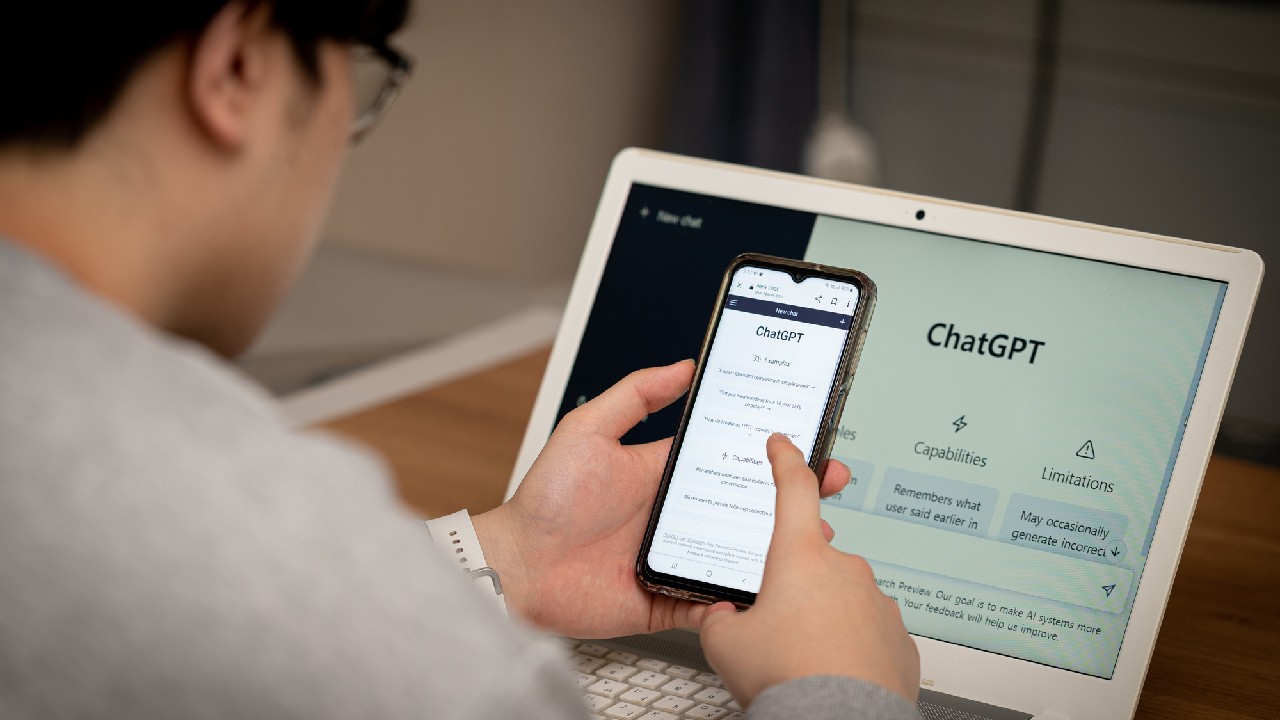 Usar o ChatGPT pode deixar você menos criativo, aponta estudo do MIT