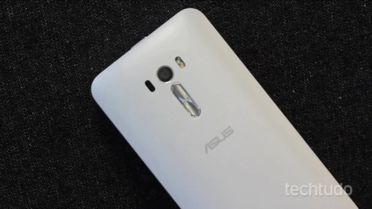 Celulares com flash frontal: conheça cinco modelos e faça selfies melhores