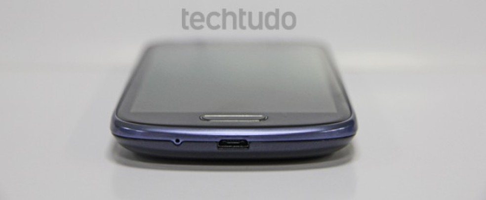 Entrada miniUSB do Galaxy S3 mini (Foto: Marlon Câmara/TechTudo) — Foto: TechTudo
