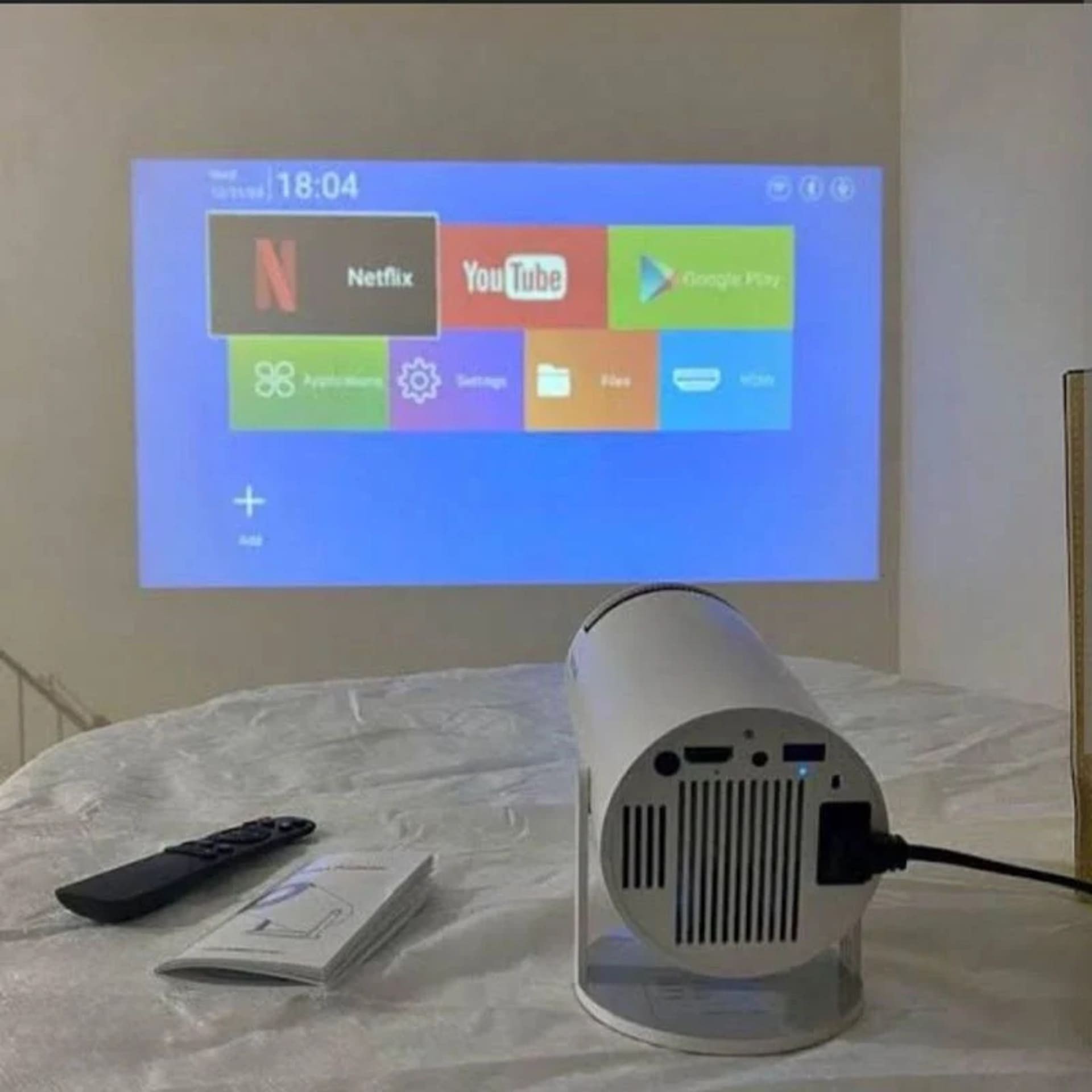 Projetor HY300 é bom? Conheça o modelo e veja se vale a pena