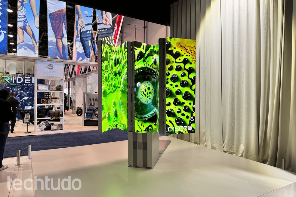 C Seed N1, a TV dobrável em exposição na CES 2024 — Foto: Rubens Achilles/TechTudo