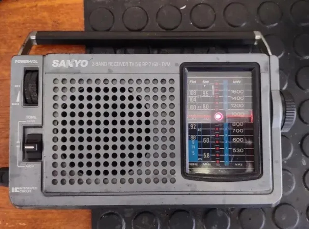Rádio Portátil Am/fm/sw Sanyo — Foto: Divulgação/OLX