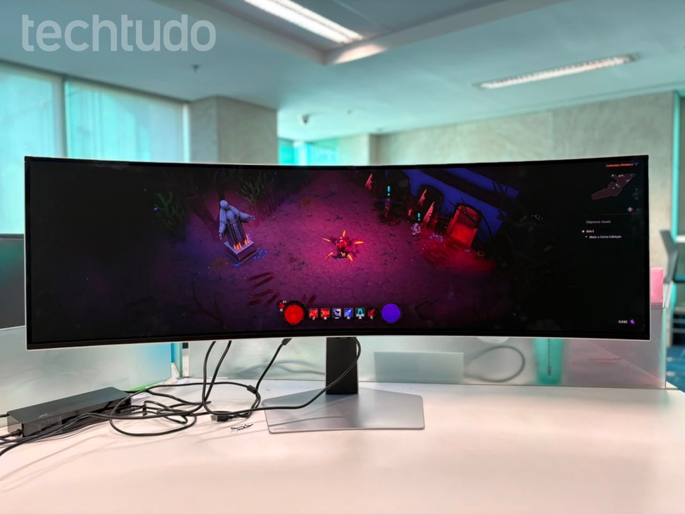 Samsung Odyssey G9 OLED entrega imersão em jogos pela tela