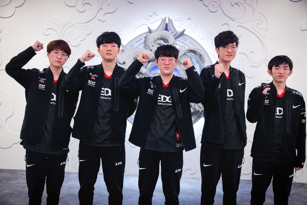 Equipe chinesa EDG vence Campeonato Mundial 2021 de League of Legends
