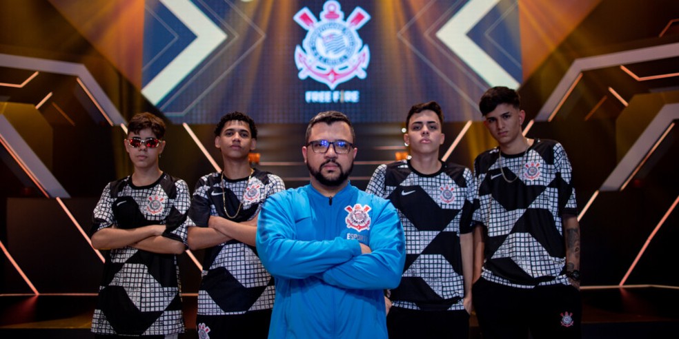 Flamengo bate INTZ e é campeão brasileiro de League of Legends - SBT