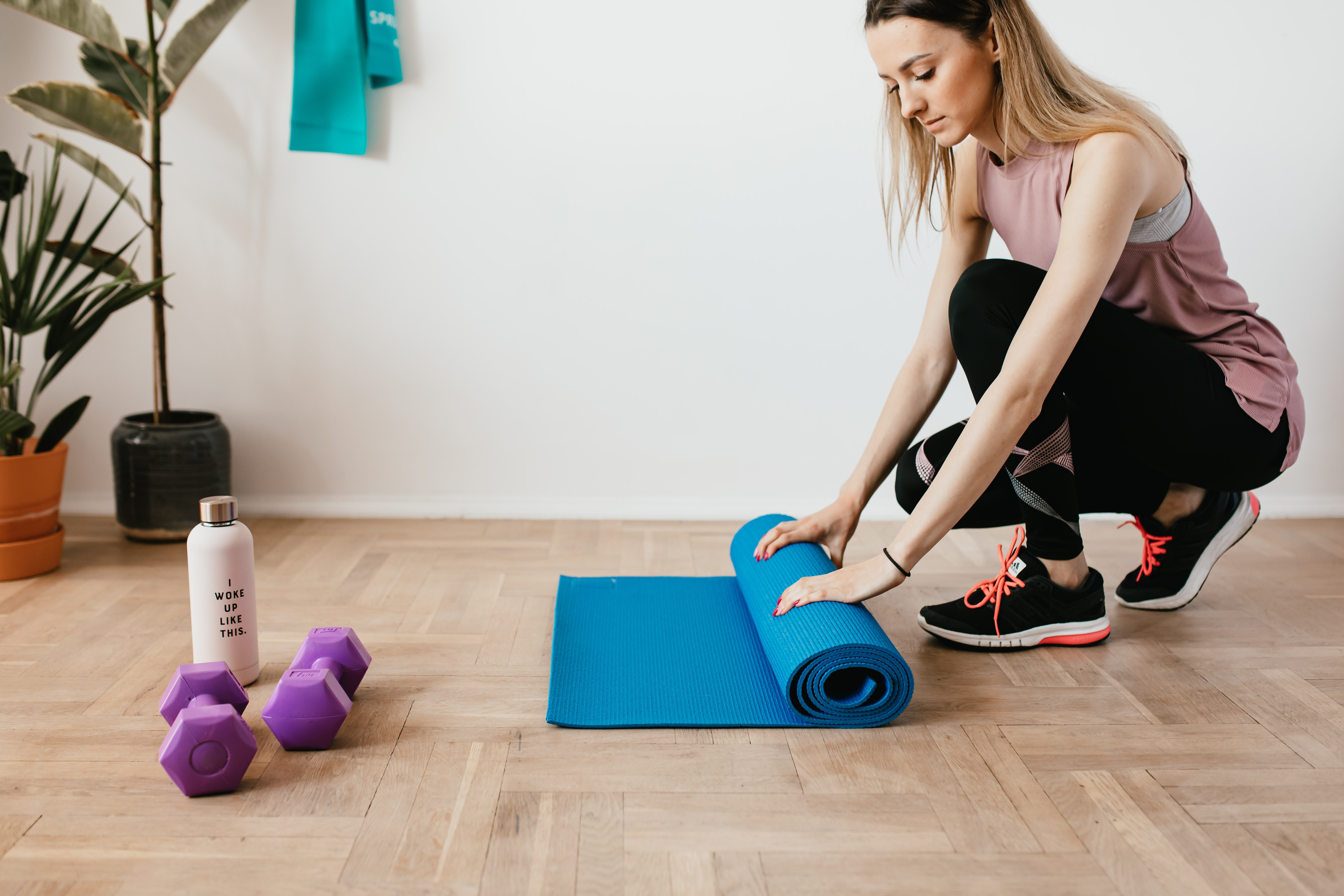 Treinar em casa dá resultado? Veja o que diz especialista e apps que ajudam