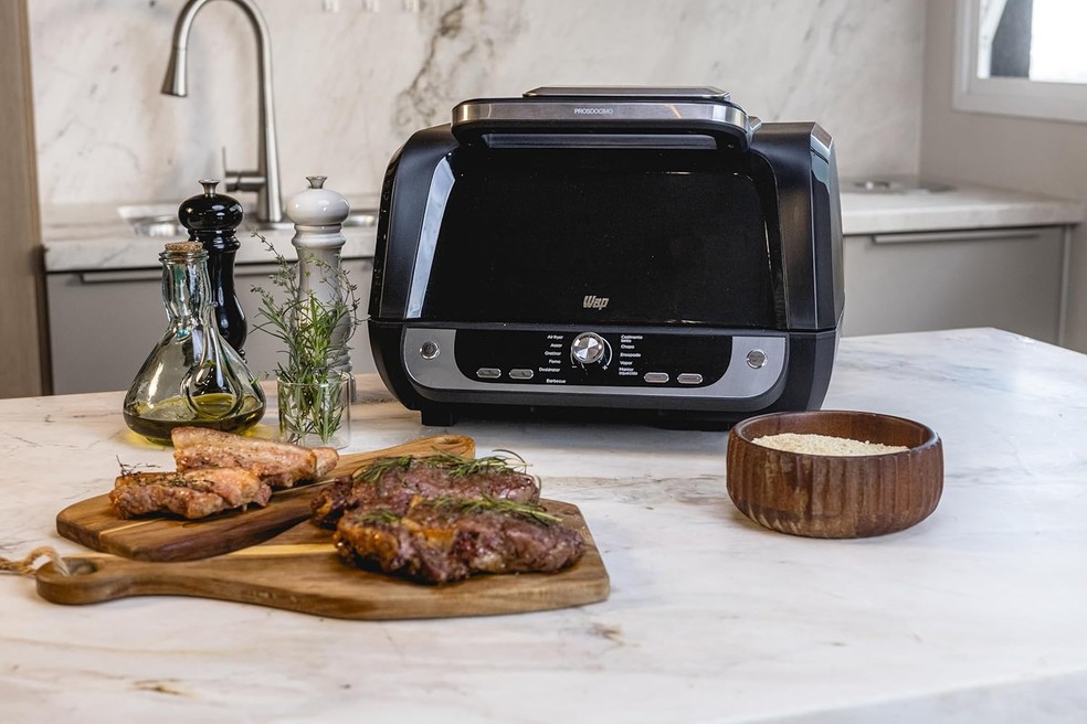 Air Fryer WAP Barbecue vale a pena? Veja como usar a fritadeira de ar, os acessórios que ela acompanha e quais receitas você pode preparar — Foto: Reprodução/Amazon