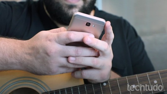 Apple é acusada de piratear músicas de cantores famosos no Apple Music