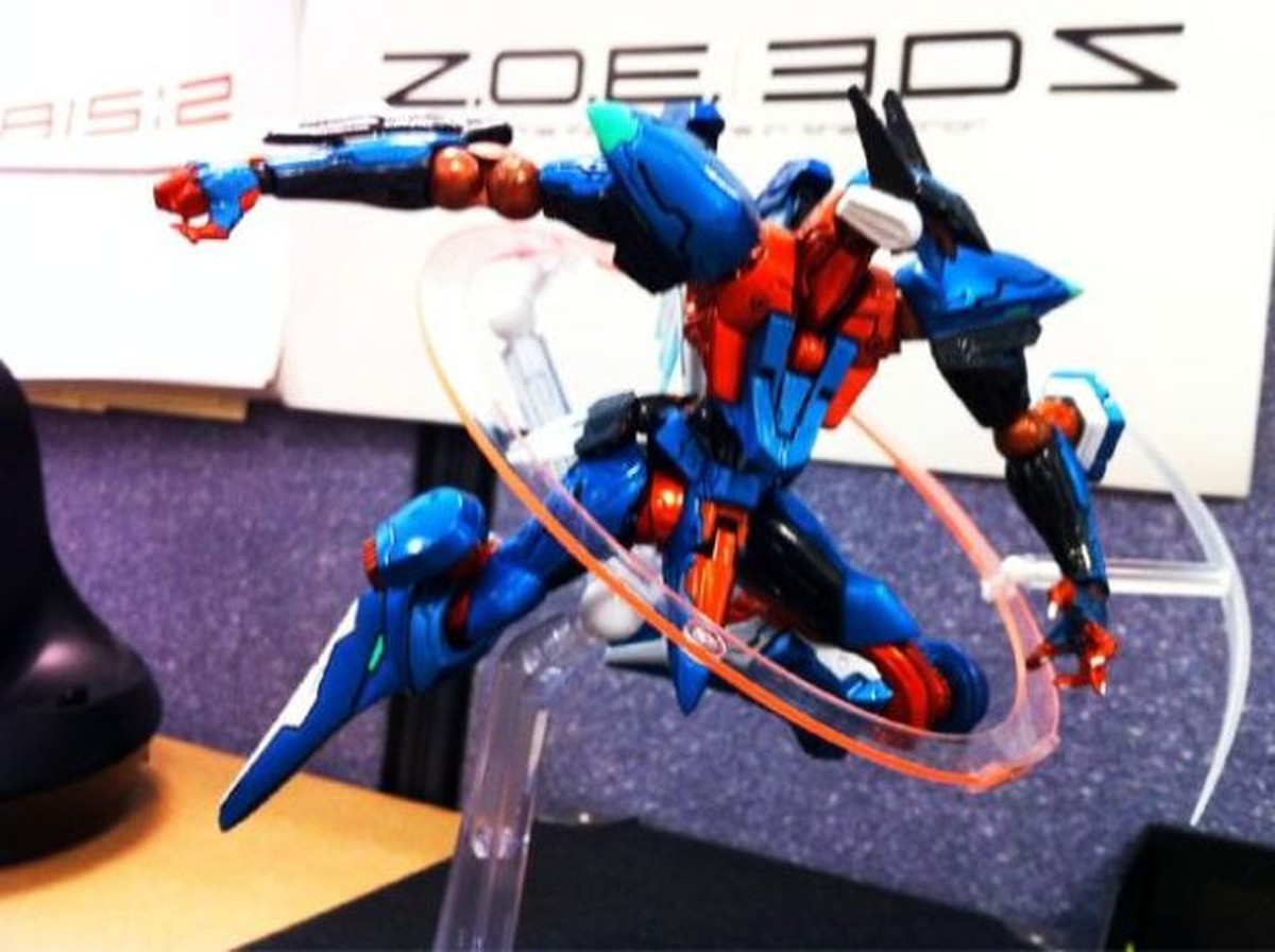 Hideo Kojima estaria trabalhando em Zone of the Enders para 3DS