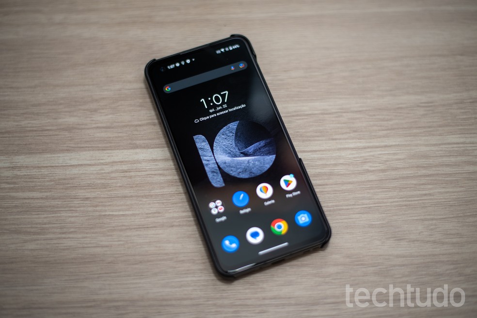 Asus Zenfone 10 tem tela de 5,9 polegadas — Foto: Rubens Achilles/TechTudo