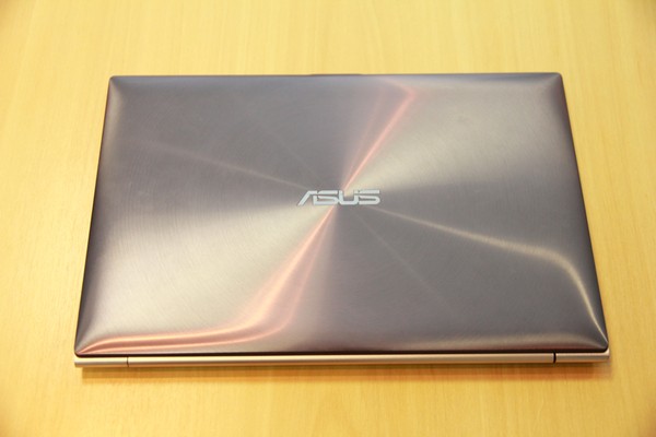 2011-12-01-asus-ux31-2.jpg