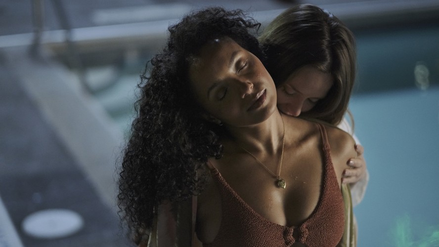 Filme Onda de Calor está no Top 10 da Netflix; conheça romance picante