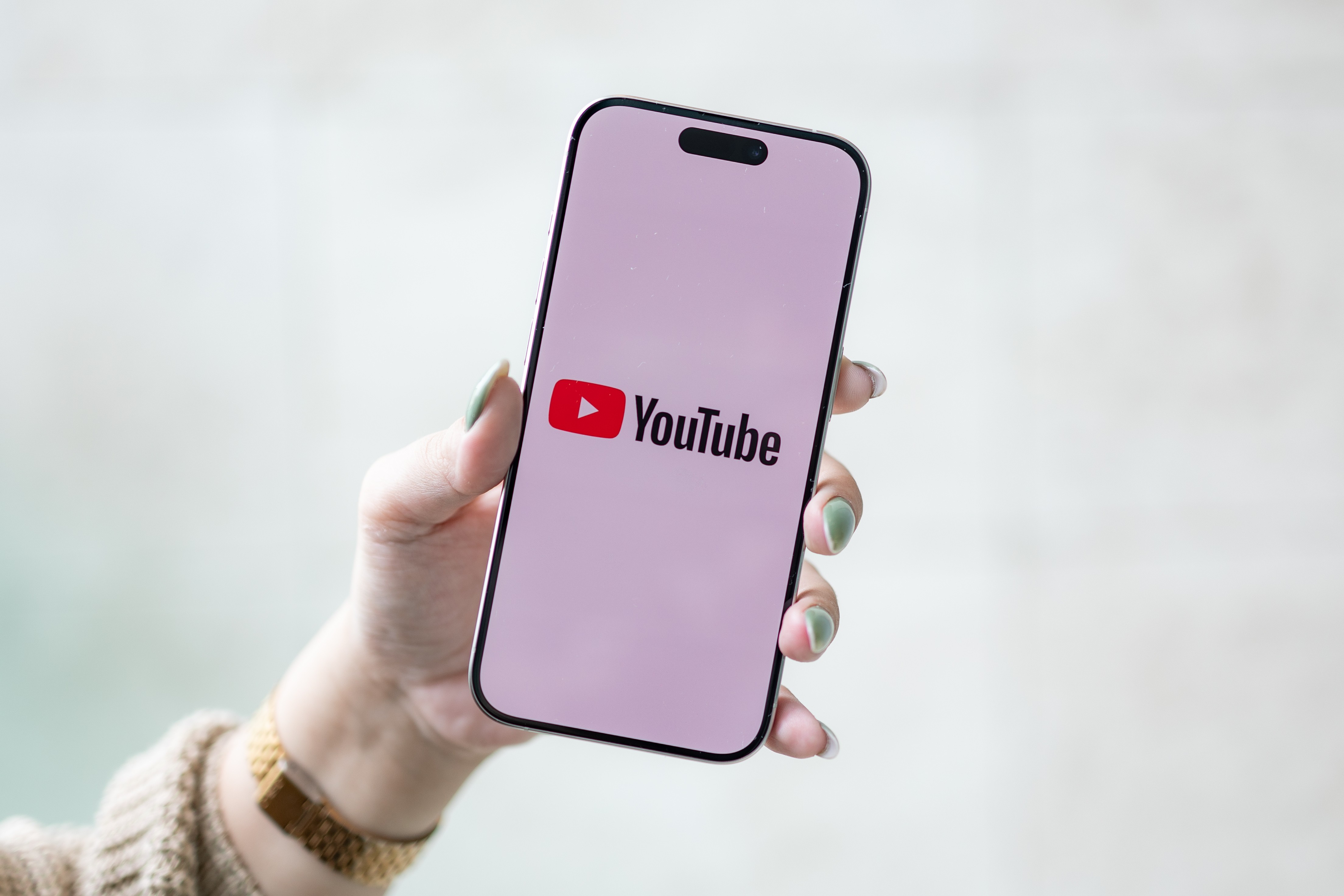 Novela turca muito famosa está DE GRAÇA no YouTube; veja qual