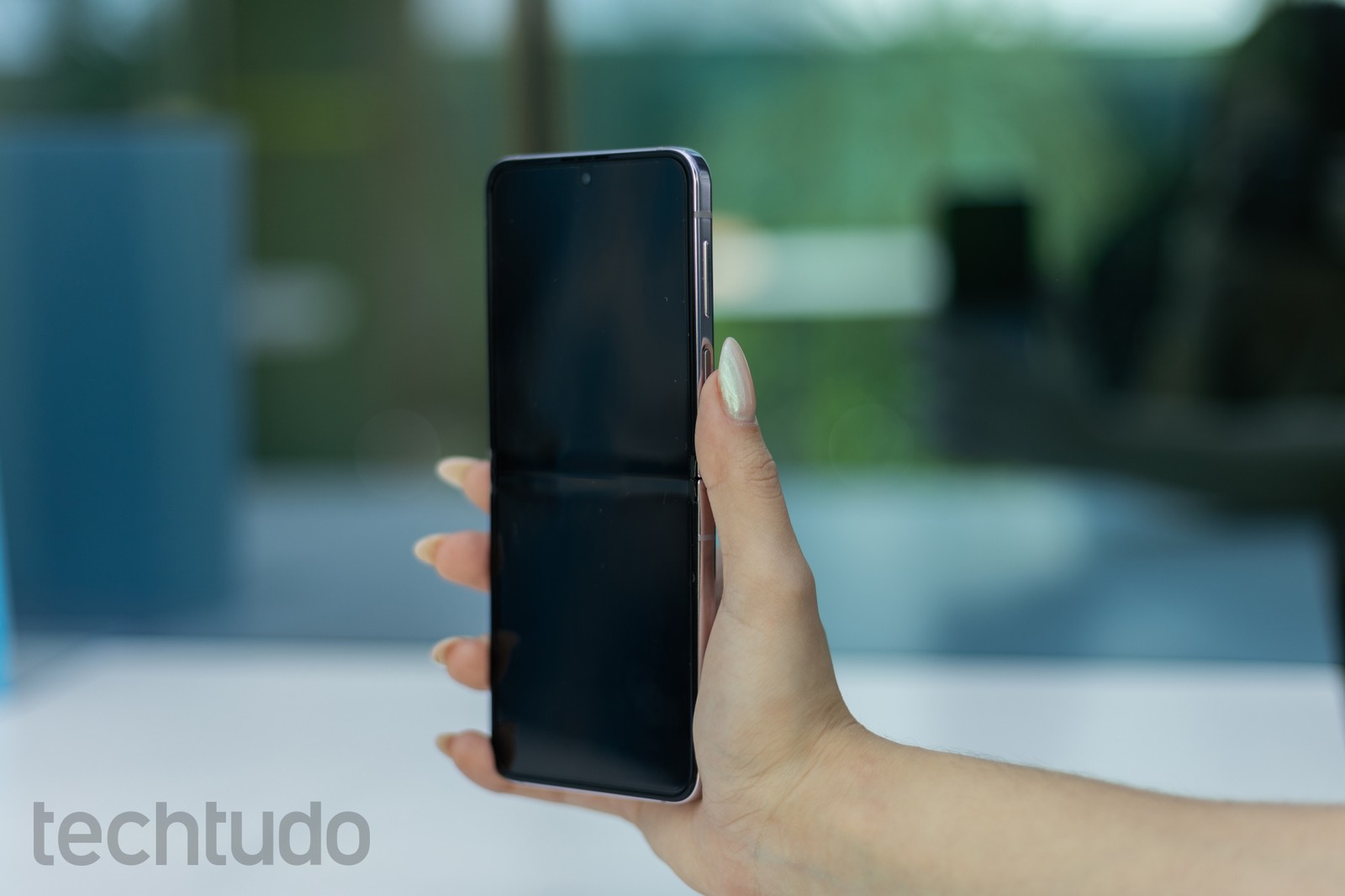 Vinco na tela do Galaxy Z Flip 5 — Foto: Mariana Saguias/TechTudo