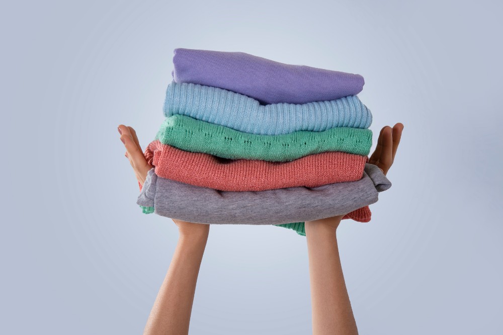 Pode lavar roupa com desinfetante? Veja o que muda ao usar na máquina