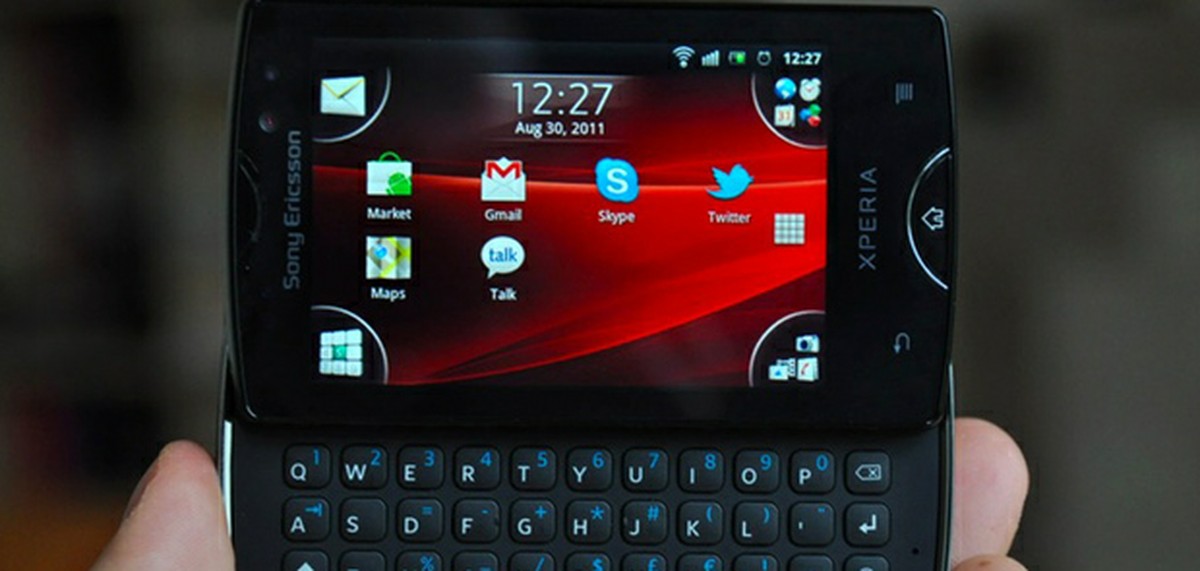 Até o Xperia Mini Pro ganhou o Android 4.0