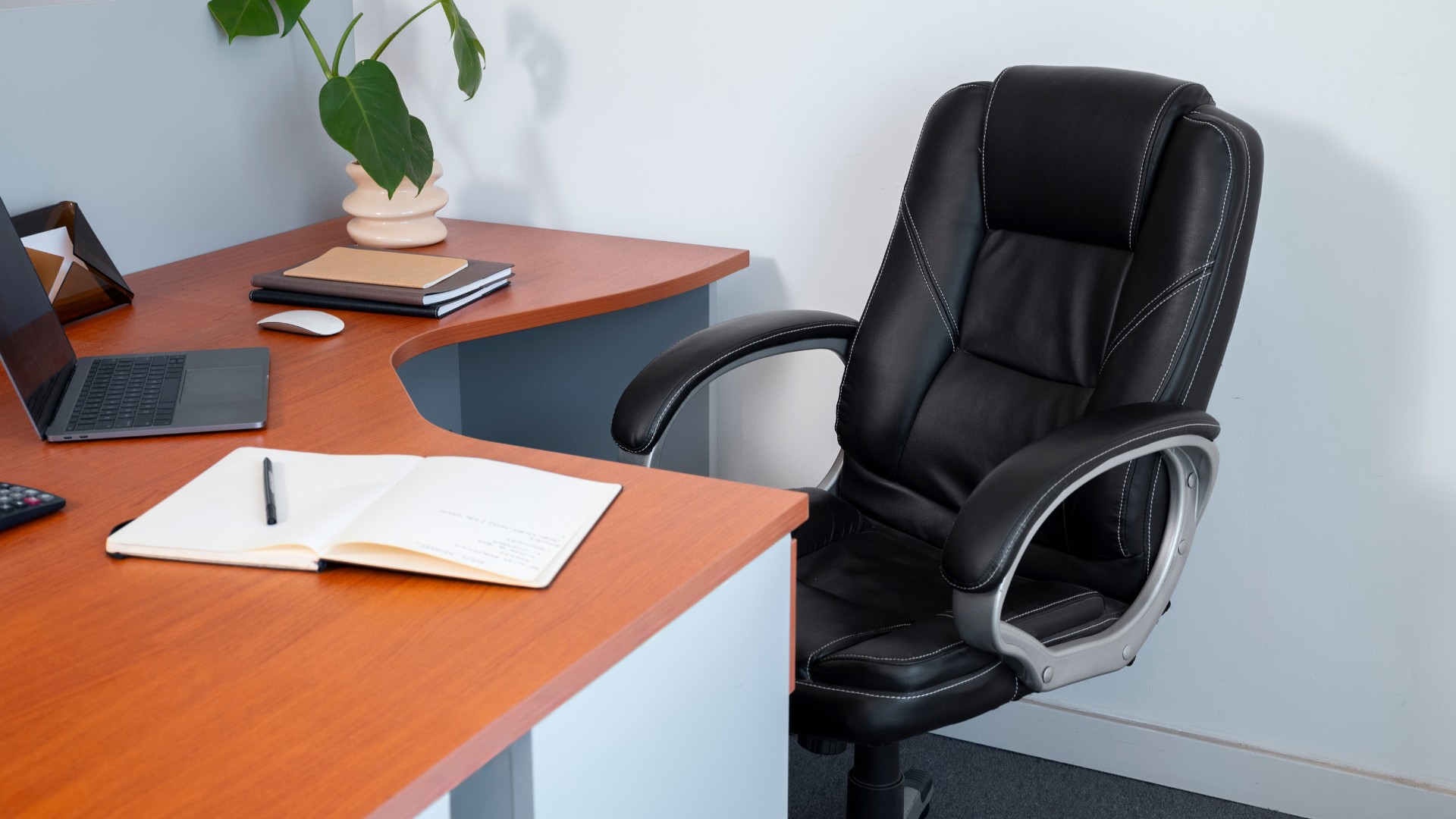 Melhor cadeira de escritório em 2026: 10 opções confortáveis