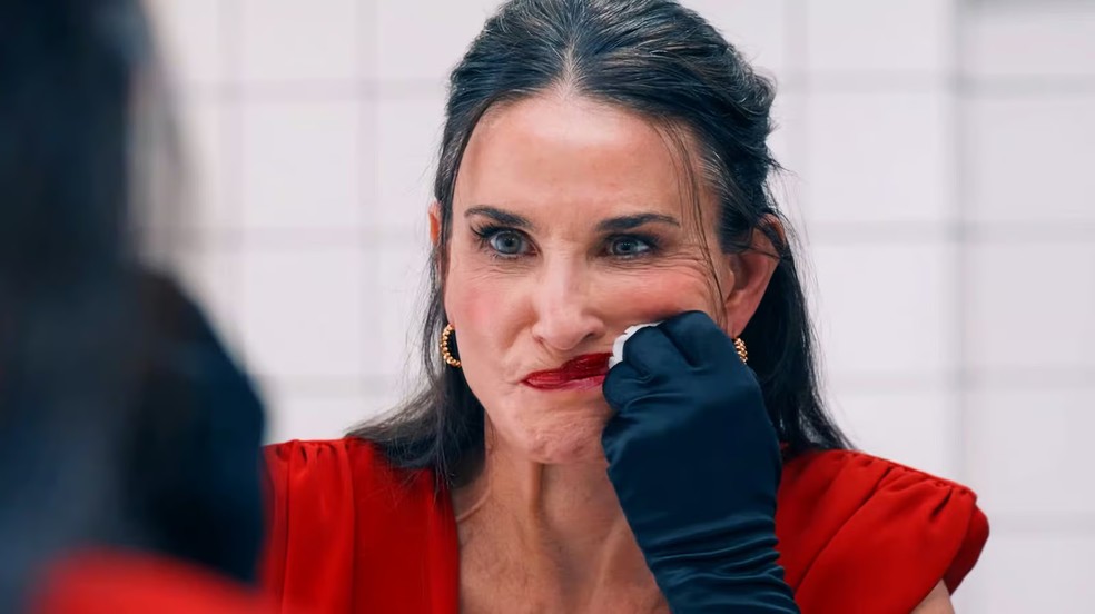 A Substância foi um dos grandes destaques do cinema em 2024 — Foto: Divulgação/Mubi
