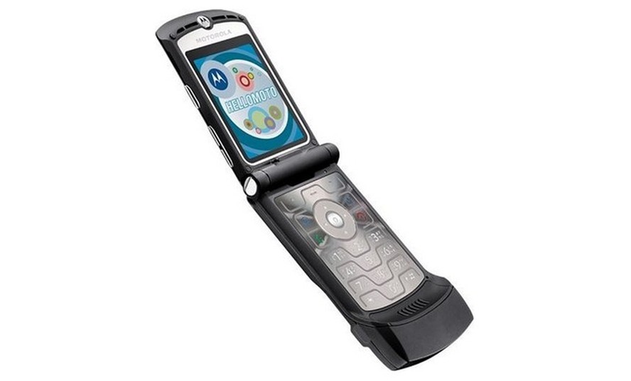 Motorola V3: relembre o celular de sucesso dos anos 2000