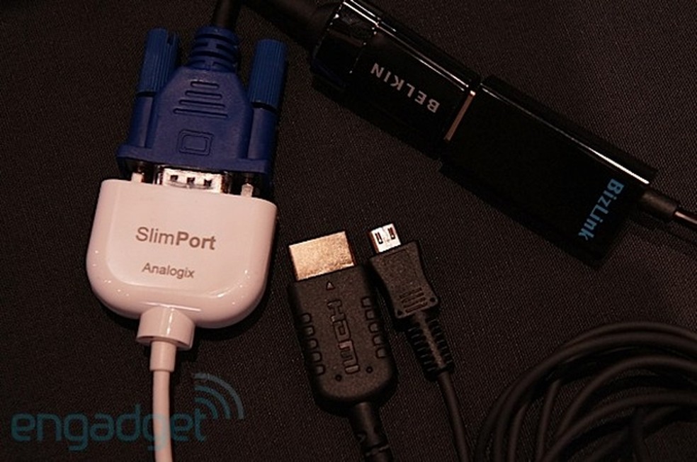 Adaptador reproduz a tela de qualquer telefone na sua TV pelo microUSB