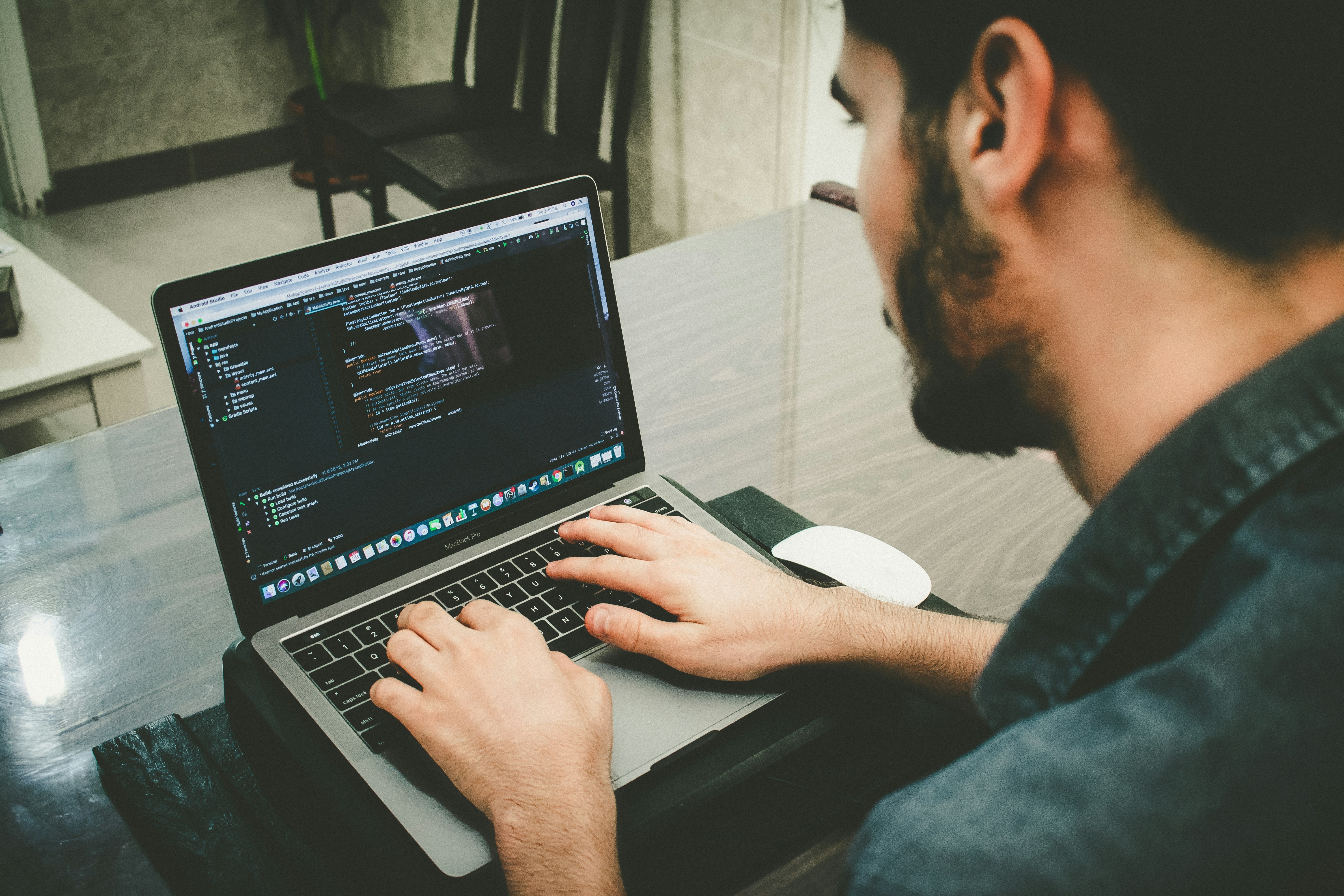 20 melhores prompts para desenvolvedores programarem com IA