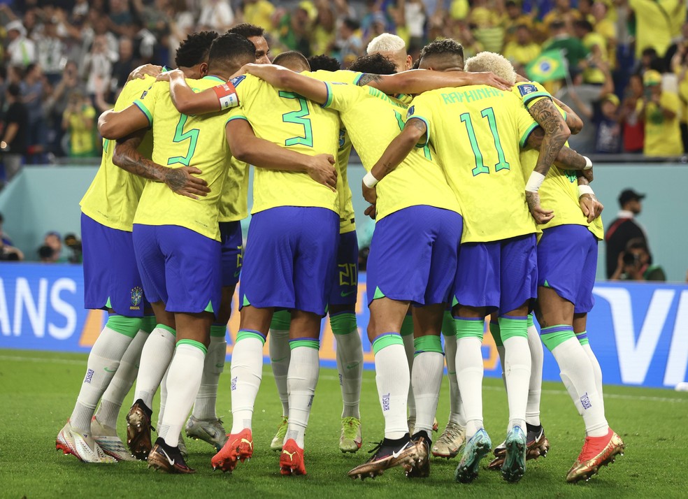 Jogos do Brasil na Copa caem em dias úteis e internet comemora: 'Deu certo'  - GQ