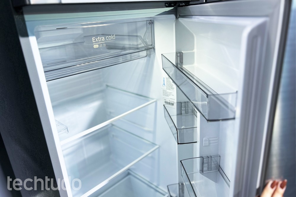 Geladeira congelando? Saiba resolver na parte de baixo, em cima e mais