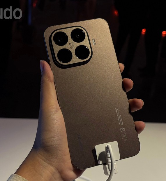 Apple envia 60 iPhones 15 Pro Max para usuário por engano; entenda