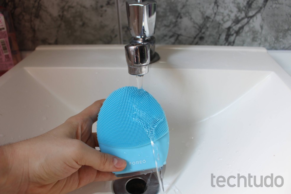 FOREO LUNA 3 青 FOREO Luna 3 em review: escova facial faz limpeza profunda e massagem