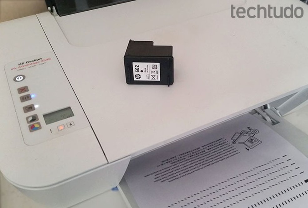 É possível transformar a sua impressora com fio em wireless — Foto: Barbara Mannara/TechTudo