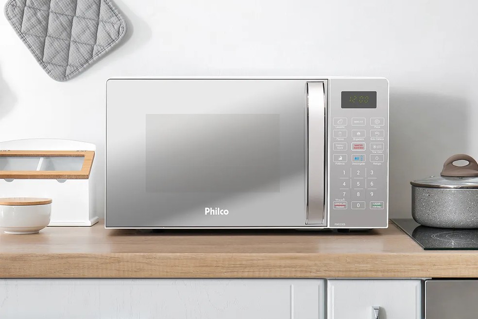 Micro-ondas 20 litros 220 V: 6 opções para cozinhas pequenas — Foto: Divulgação/Philco