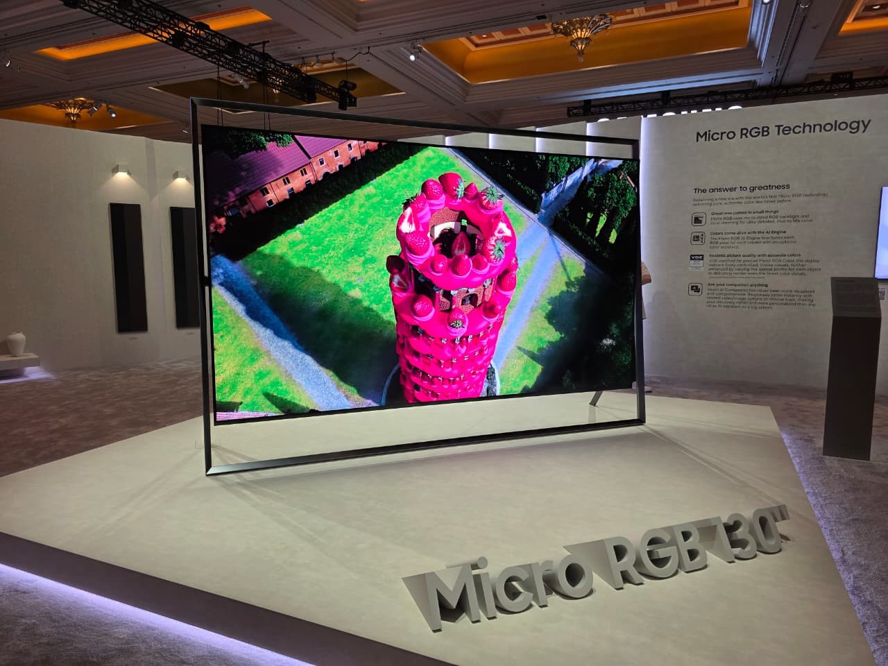 CES 2026: Samsung apresenta TV Micro RGB de 130" e visão de casa 'do futuro'