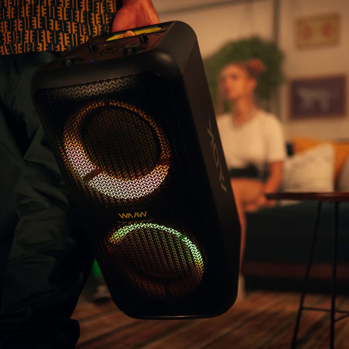 WAAW Sound Box Infinite 200 é boa? Veja ficha técnica e preço da caixa de som