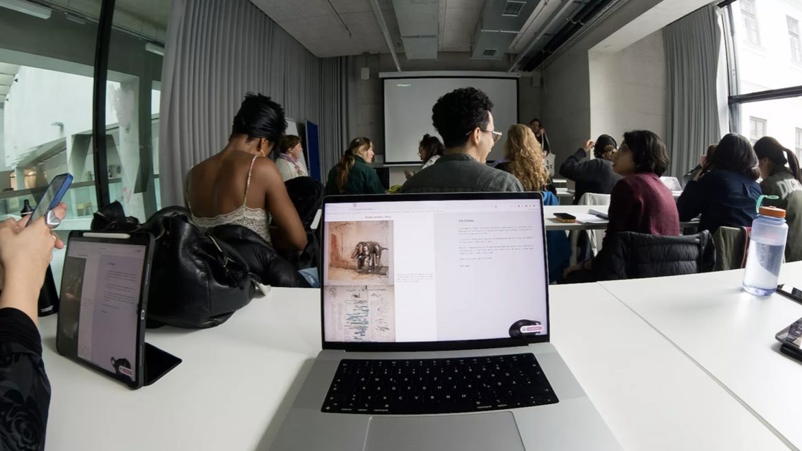 Personagem criada por IA é aceita em faculdade de arte na Europa; entenda