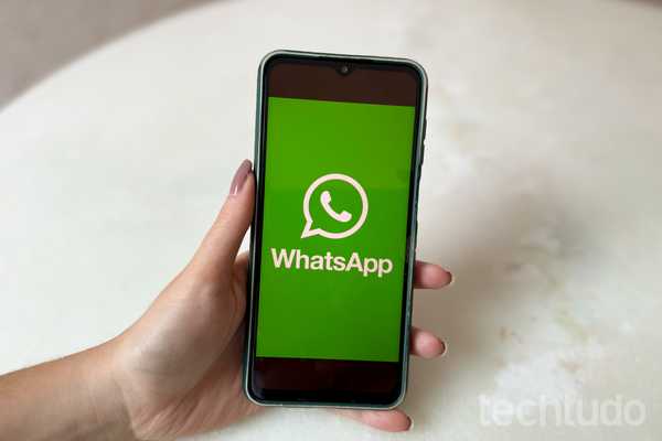 WhatsApp logo celular