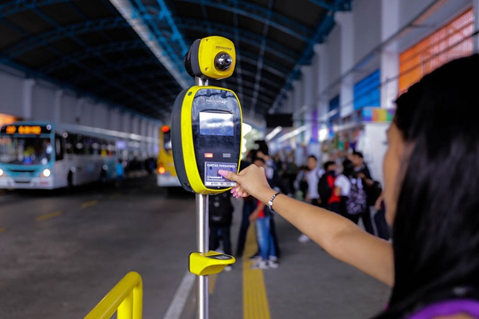 Após a emissão, o cartão estudantil costuma ser de uso pessoal e intransferível. O uso por terceiros pode levar ao bloqueio do benefício — Foto: Divulgação/Governo de Manaus