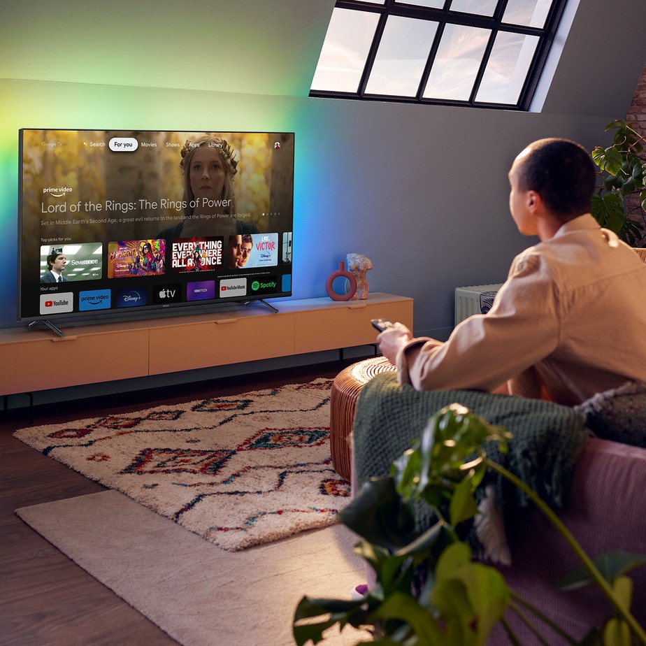 Novas TVs da Philips despertam usuário com luzes que simulam nascer do sol  · Notícias da TV